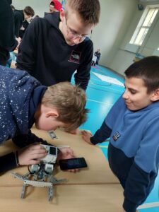 Drużyna programująca robota